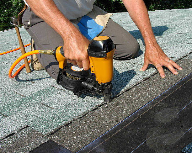 Best Residential Roofing Contractor  in East Dubuque, IL